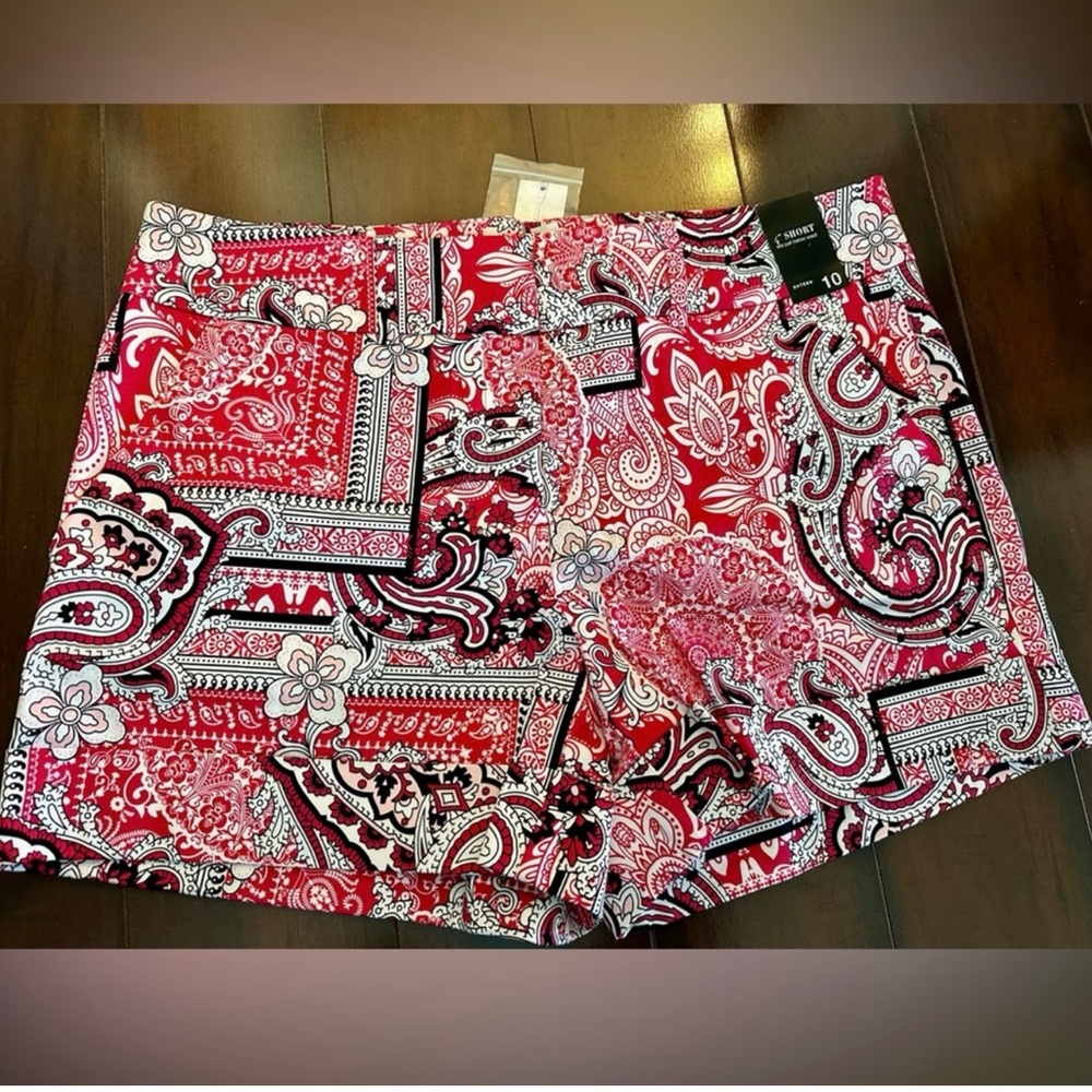 Women’s Pink Printed Shorts Size 10 NWT